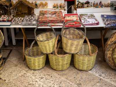 ...quelli con il manico, alti, stretti e molto profondi (i canestri o �spaselle�)...
